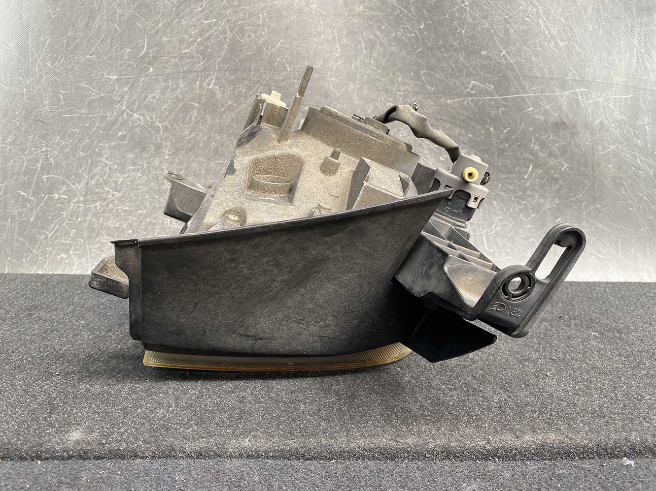 NISSAN CUBE Z11 Genuine Headlight ICHIKOH 1768 Left Side x1 - Image 4