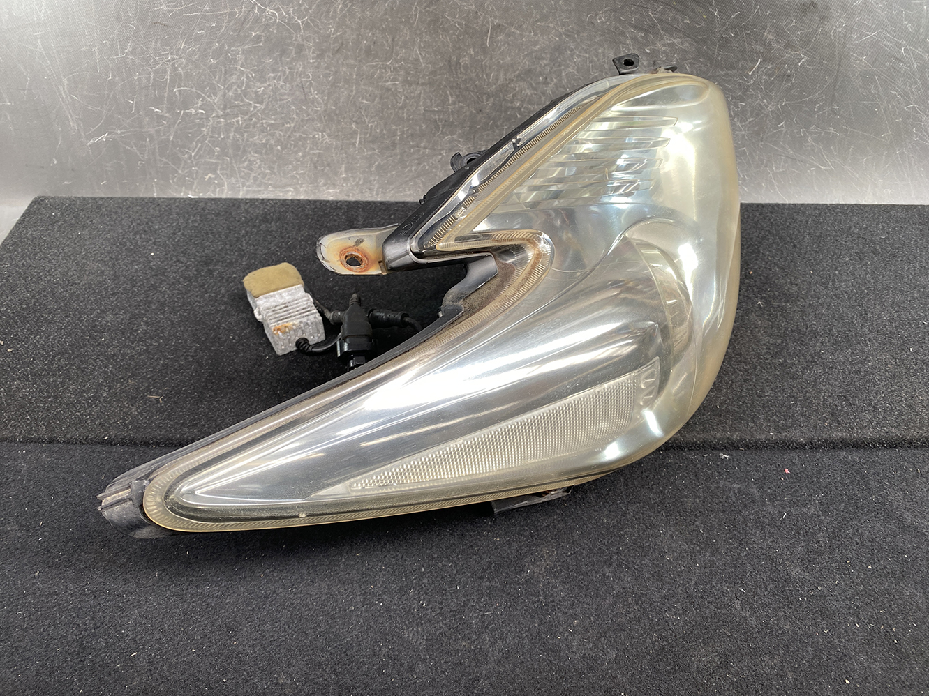 TOYOTA PRIUS ZVW30 ZVW35 Headlight 47-29 After Market LED Right & Left - Image 4