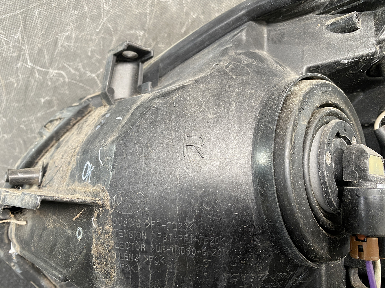 TOYOTA PRIUS ZVW30 ZVW35 Headlight 47-29 After Market LED Right & Left - Image 9