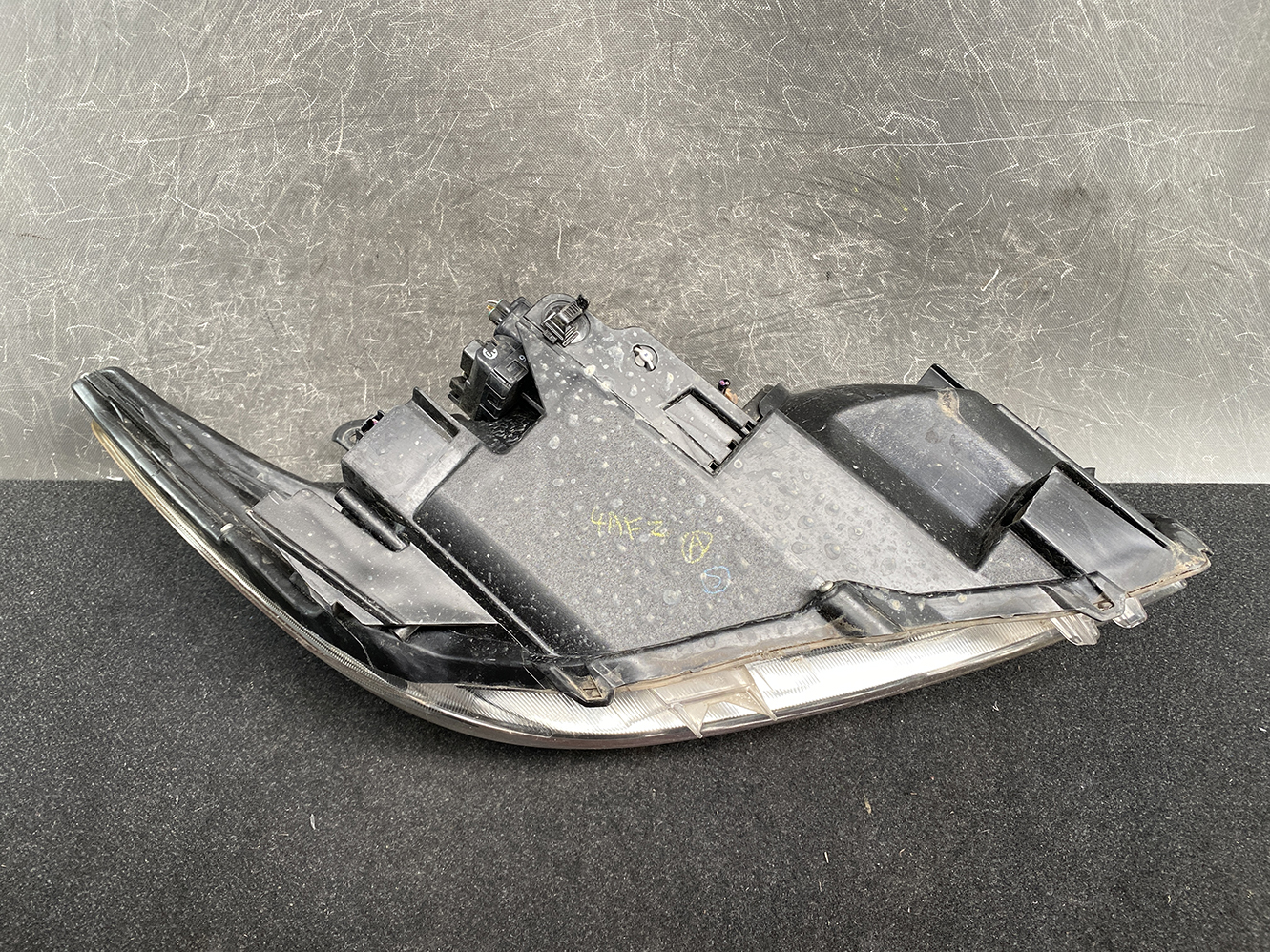 TOYOTA PRIUS ZVW30 ZVW35 Headlight 47-29 LEFT Side x1 *DAMAGED* - Image 5