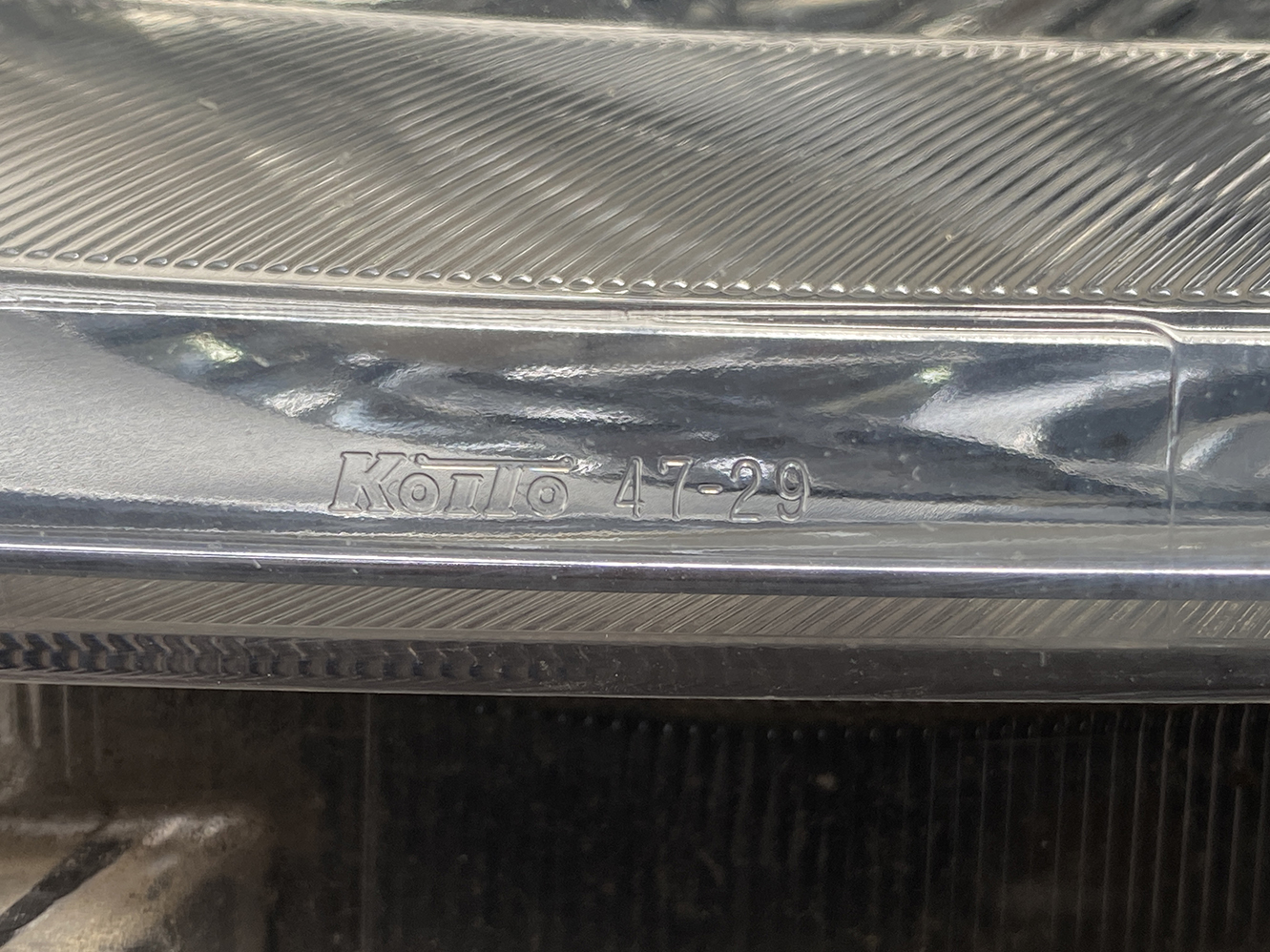 TOYOTA PRIUS ZVW30 ZVW35 Headlight 47-29 LEFT Side x1 *DAMAGED* - Image 7