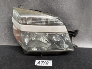 TOYOTA NOAH VOXY AZR60 AZR65 Headlight KOITO 28-182 Right Side x1