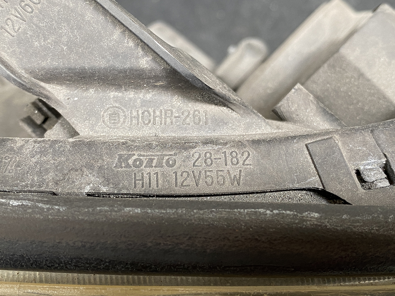 TOYOTA NOAH VOXY AZR60 AZR65 Headlight KOITO 28-182 Right Side x1 - Image 9