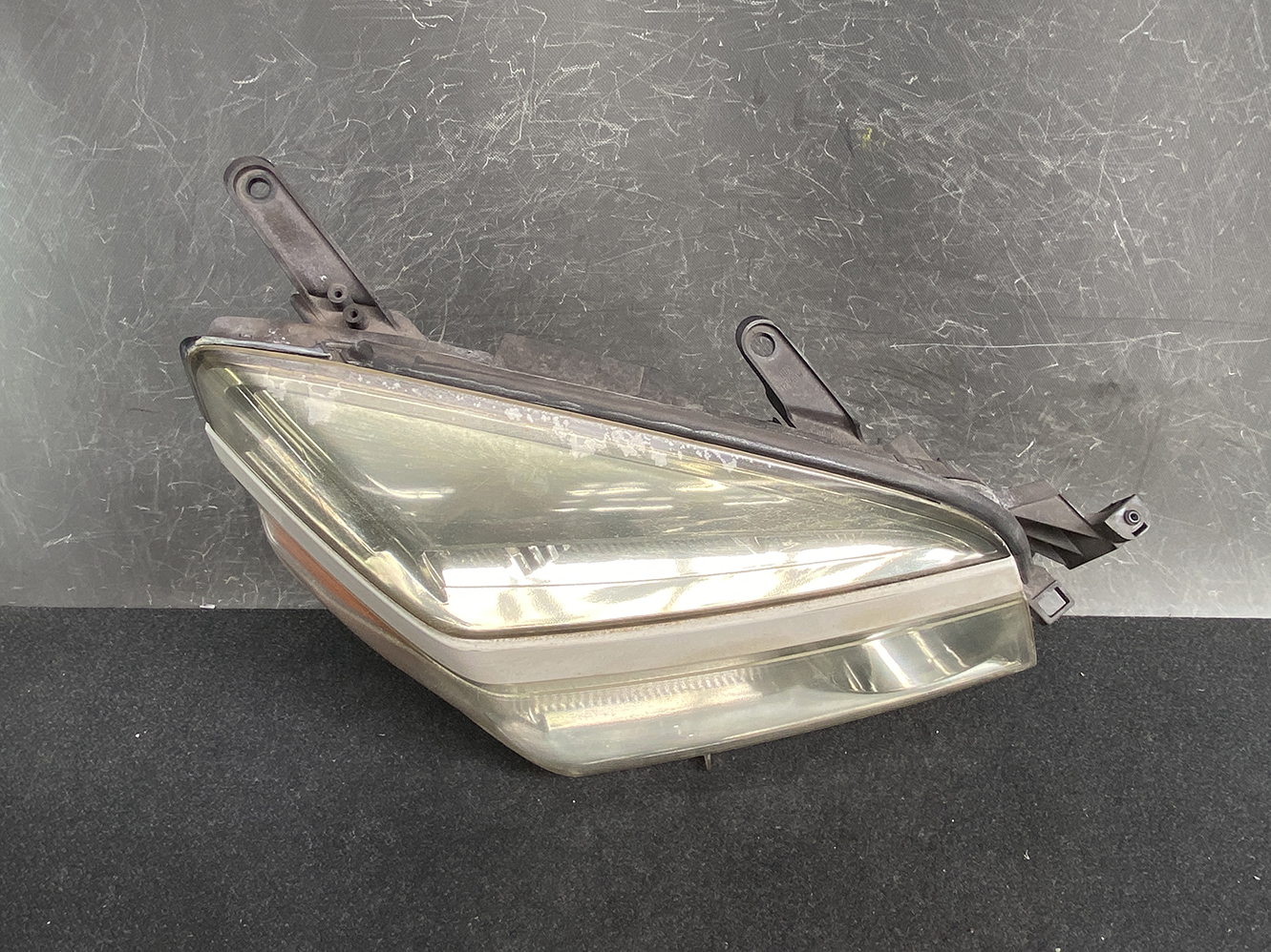 TOYOTA NOAH VOXY AZR60 AZR65 Headlight KOITO 28-182 Right Side x1 - Image 4