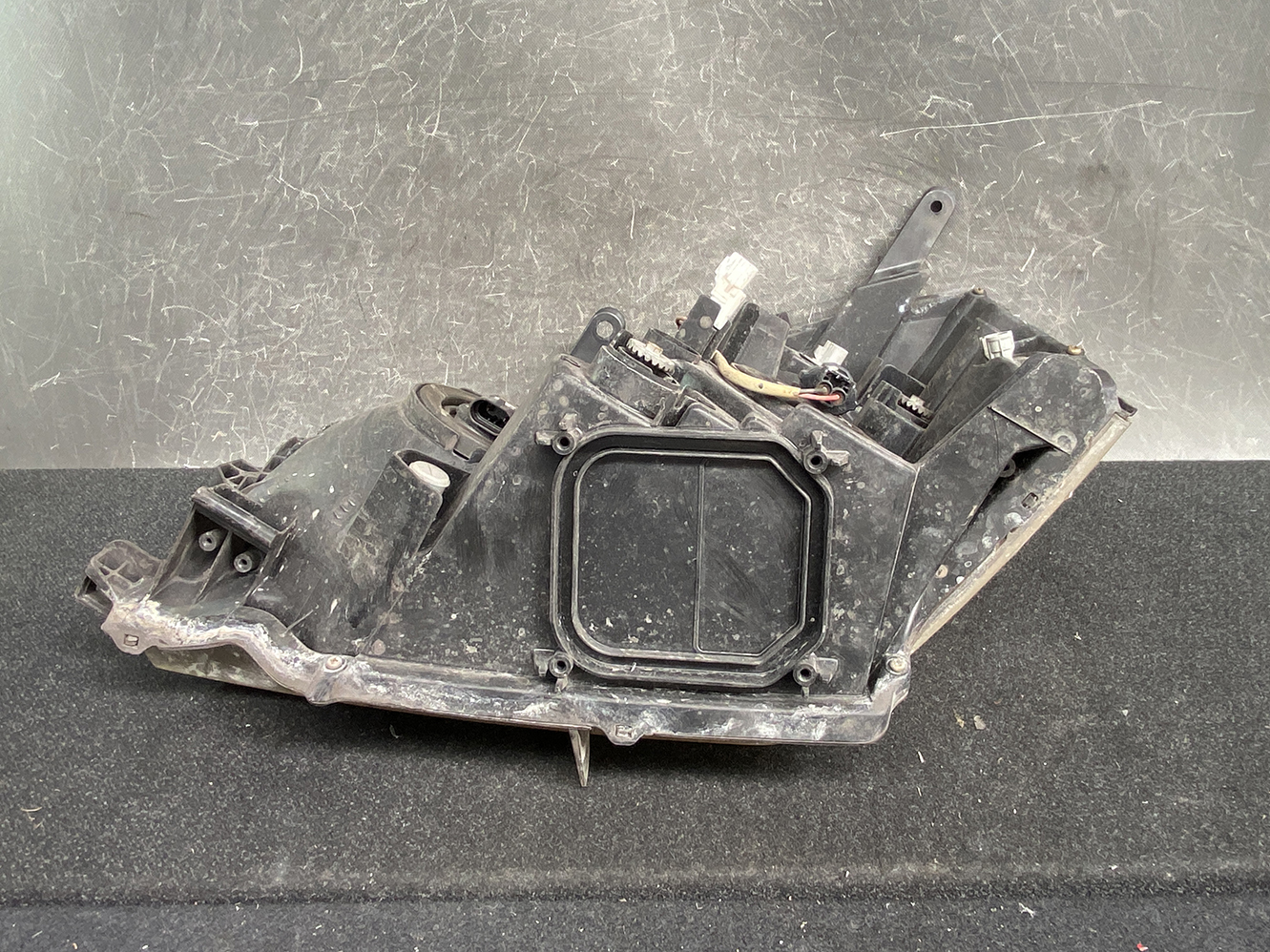 TOYOTA NOAH VOXY AZR60 AZR65 Headlight KOITO 28-182 Right Side x1 - Image 5