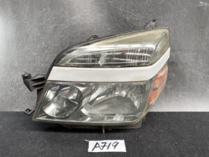TOYOTA NOAH VOXY AZR60 AZR65 Headlight KOITO 28-182 Left Side x1
