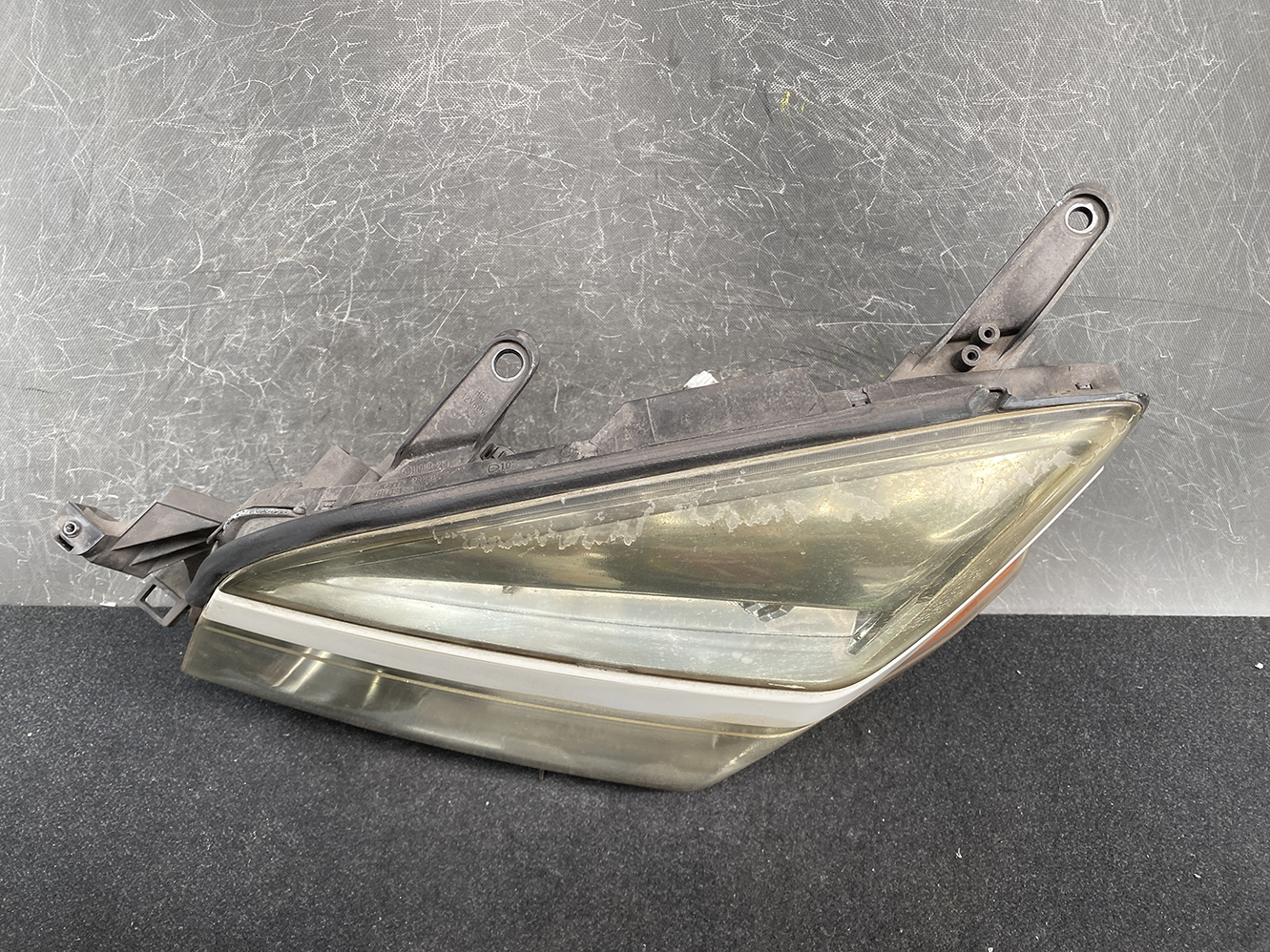 TOYOTA NOAH VOXY AZR60 AZR65 Headlight KOITO 28-182 Left Side x1 - Image 4
