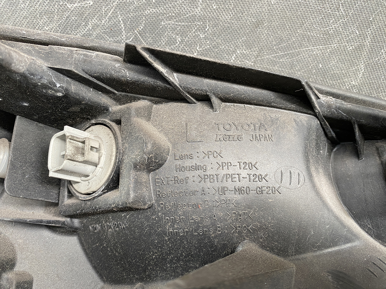 TOYOTA NOAH VOXY AZR60 AZR65 Headlight KOITO 28-182 Left Side x1 - Image 10