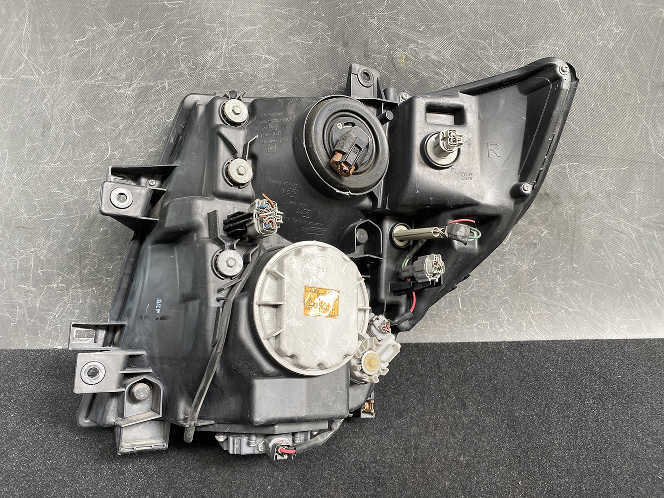 NISSAN ELGRAND E51 Genuine Headlight KOITO 100-24852 Right Side x1 - Image 6