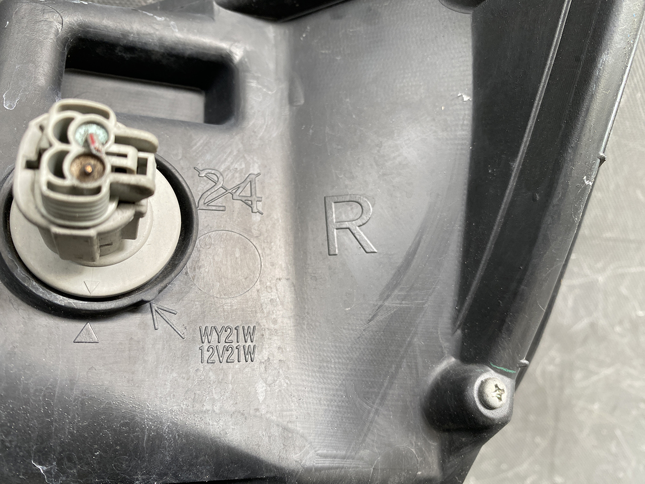 NISSAN ELGRAND E51 Genuine Headlight KOITO 100-24852 Right Side x1 - Image 8