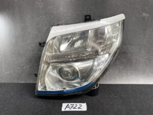 NISSAN ELGRAND E51 Genuine Headlight KOITO 100-24852 Left Side x1