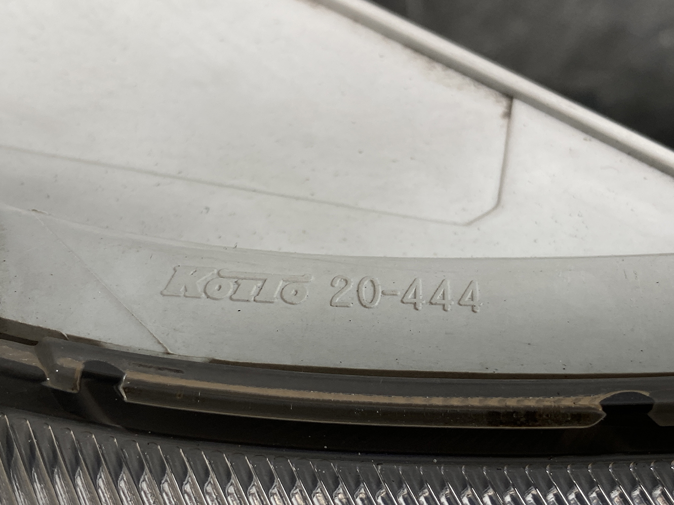 TOYOTA PREMIO ZRT261 Headlight KOITO 20-444 Right Side x1 - Image 7