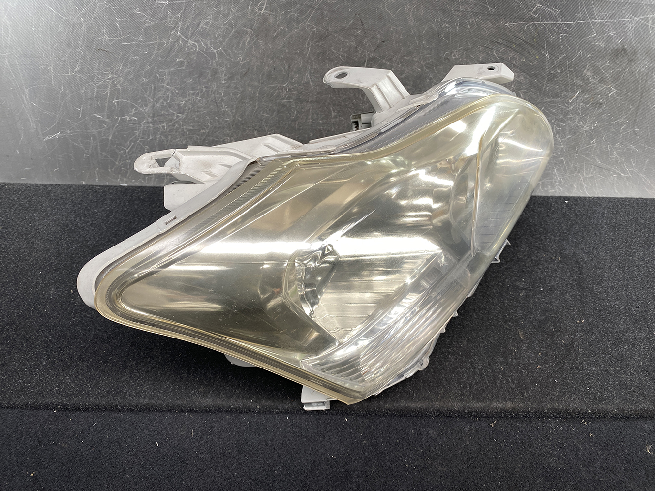 TOYOTA PREMIO ZRT261 Headlight KOITO 20-444 Right Side x1 - Image 3
