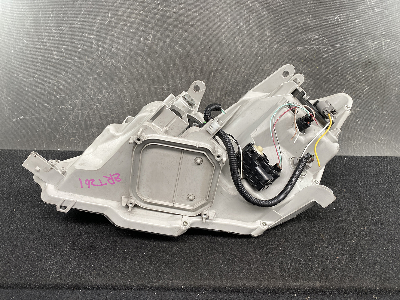 TOYOTA PREMIO ZRT261 Headlight KOITO 20-444 Right Side x1 - Image 5