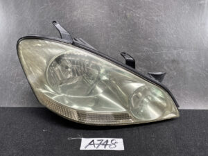 TOYOTA IPSUM ACM21 Genuine Headlight KOITO 44-31 Right Side x1
