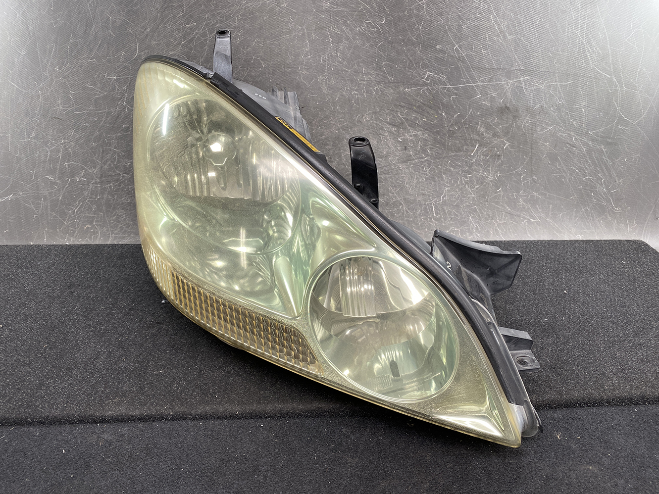 TOYOTA IPSUM ACM21 Genuine Headlight KOITO 44-31 Right Side x1 - Image 2