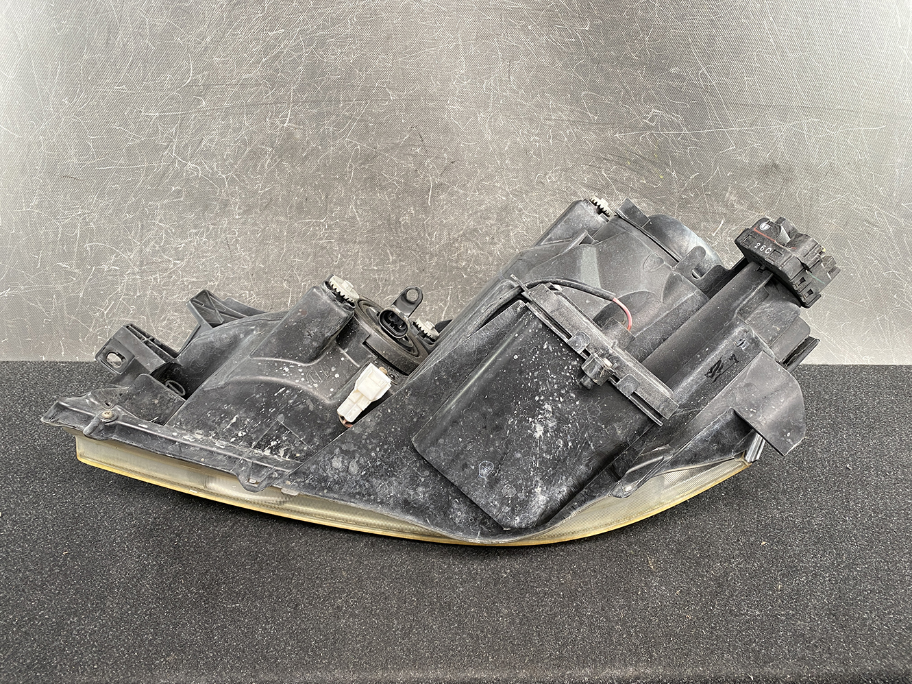 TOYOTA IPSUM ACM21 Genuine Headlight KOITO 44-31 Right Side x1 - Image 5