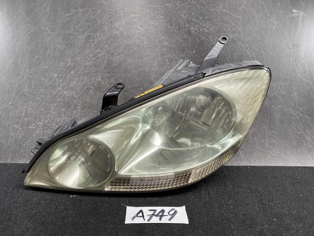 TOYOTA IPSUM ACM21 Genuine Headlight KOITO 44-31 Left Side x1