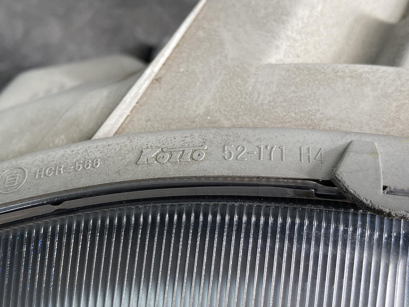 TOYOTA SIENTA NCP81 NCP85 Headlight KOITO 52-171 Left Side x1 *DAMAGED* - Image 8