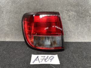 NISSAN AVENIR W11 Genuine Taillight KOITO 220-24844 Left Side x1