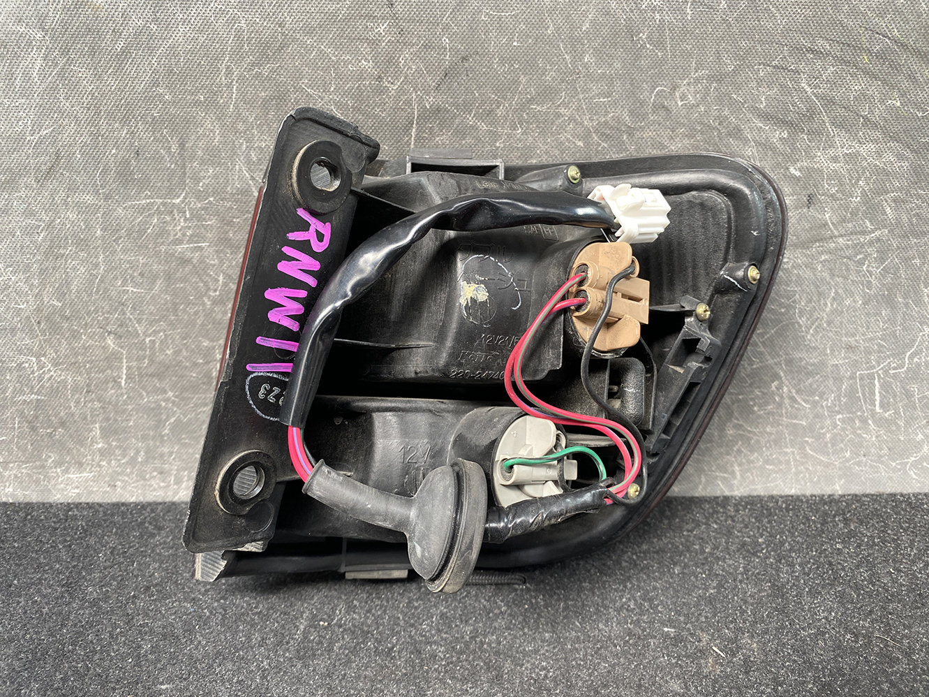 NISSAN AVENIR W11 Genuine Taillight KOITO 220-24844 Left Side x1 - Image 4