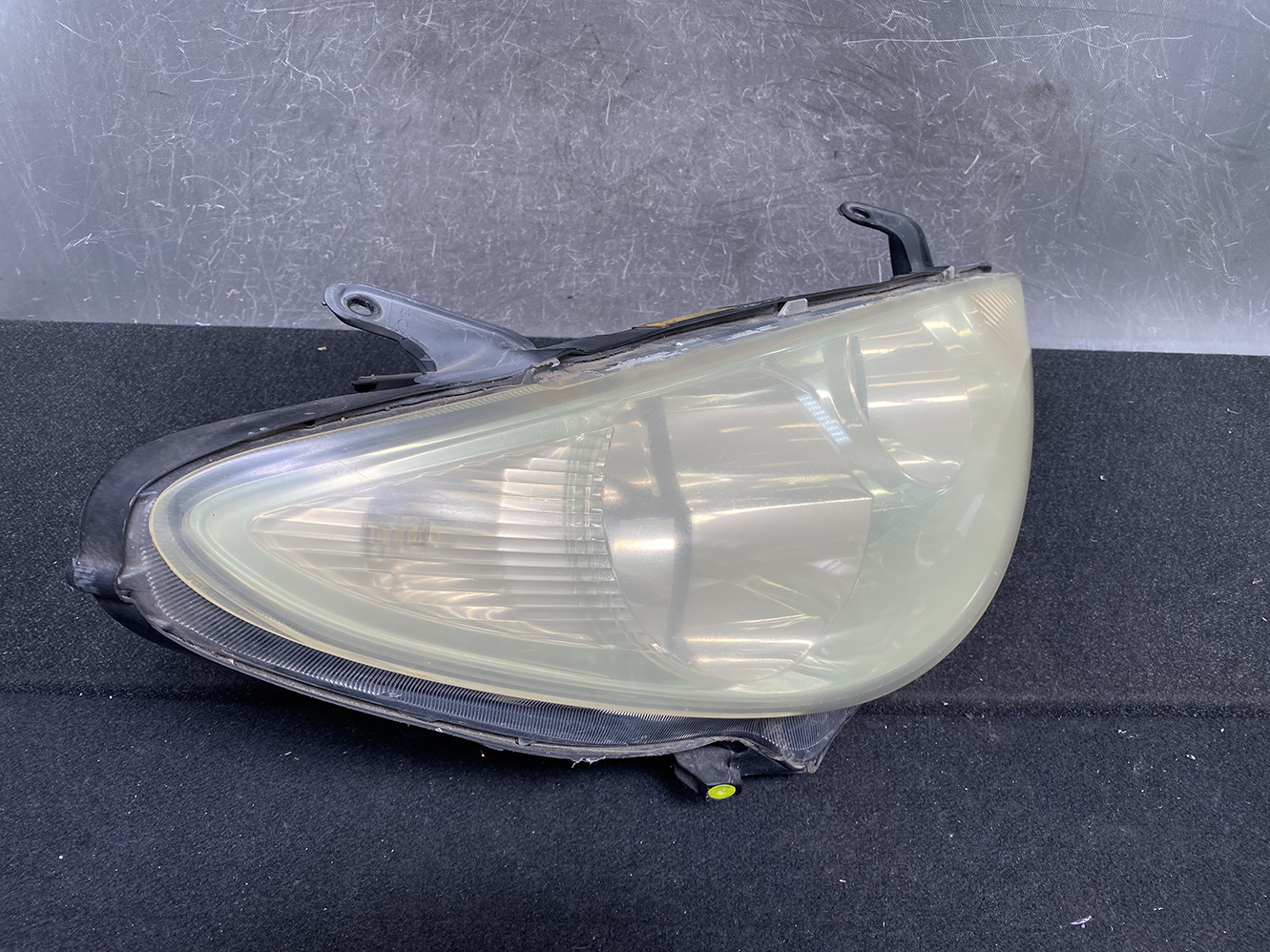 TOYOTA ESTIMA ACR30 Headlight 28-165 Right Side x1 - Image 3