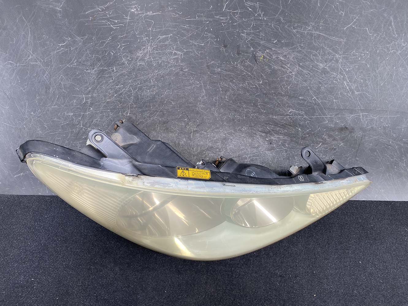 TOYOTA ESTIMA ACR30 Headlight 28-165 Right Side x1 - Image 4