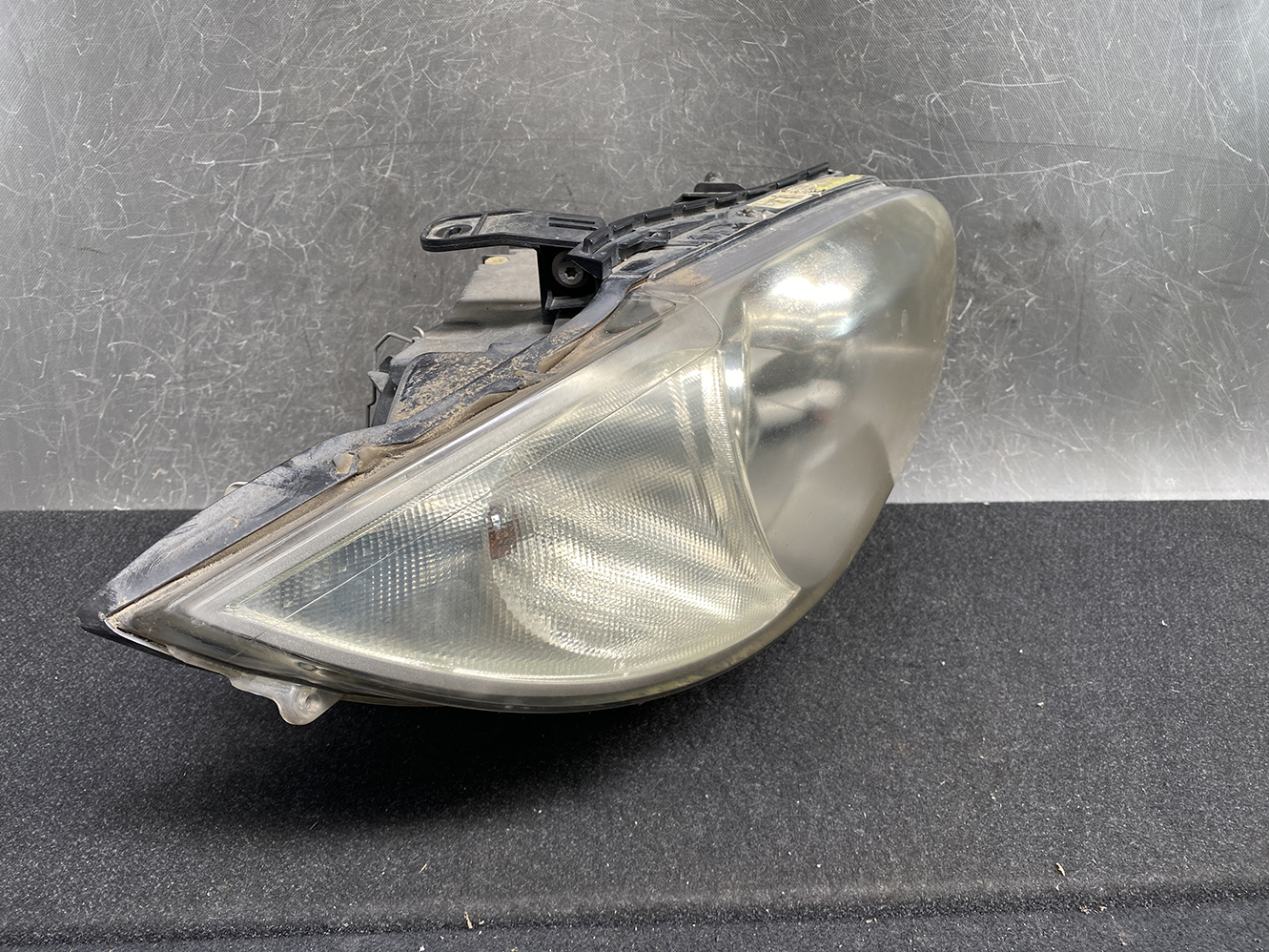 BMW 1 Series E81 E82 E87 E88 Genuine HID Headlight 7170294 Right Side x1 - Image 3