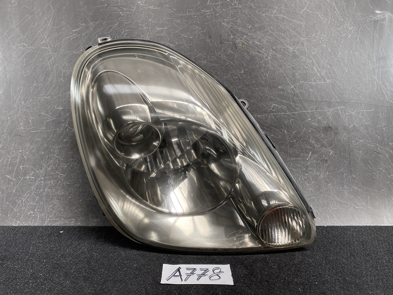 TOYOTA MR-S ZZW30 Genuine Headlight KOITO 17-40 Right Side x1