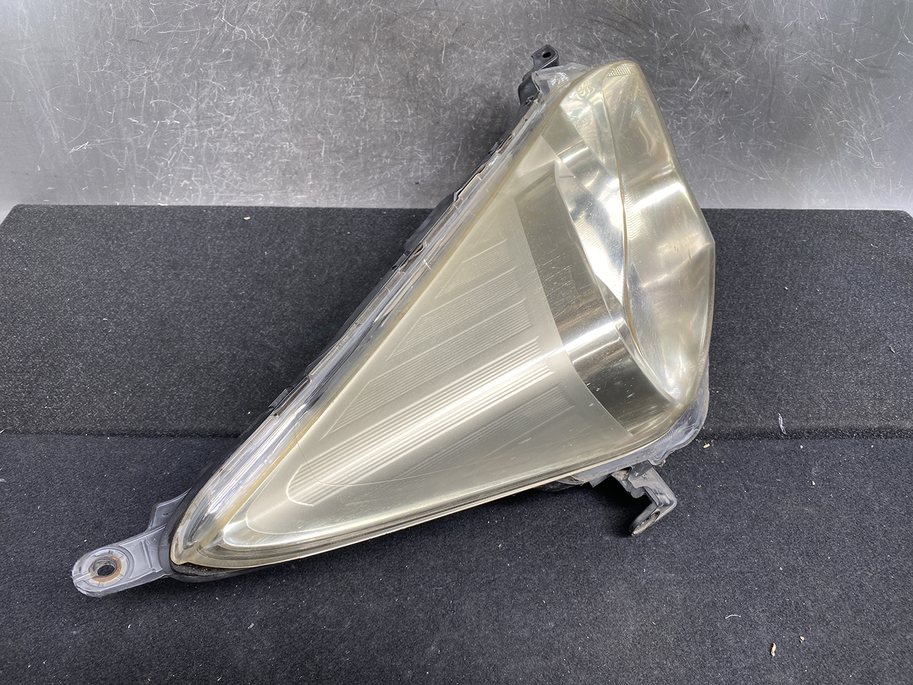 TOYOTA RACTIS NCP120 Genuine Headlight ICHIKOH 52-211 Right Side x1 - Image 3