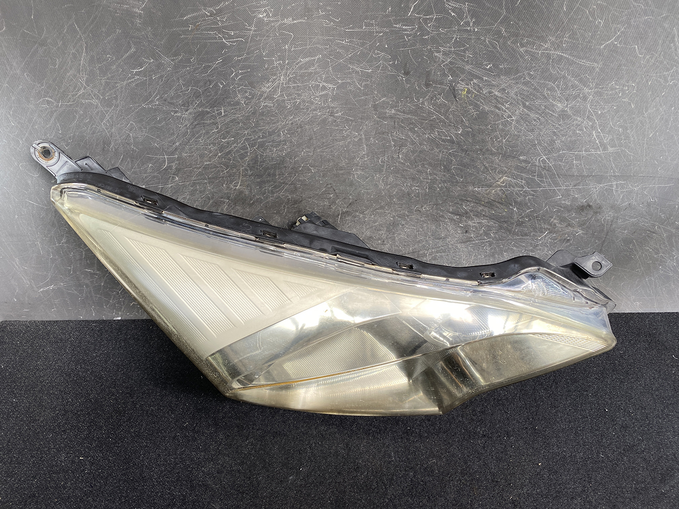 TOYOTA RACTIS NCP120 Genuine Headlight ICHIKOH 52-211 Right Side x1 - Image 4