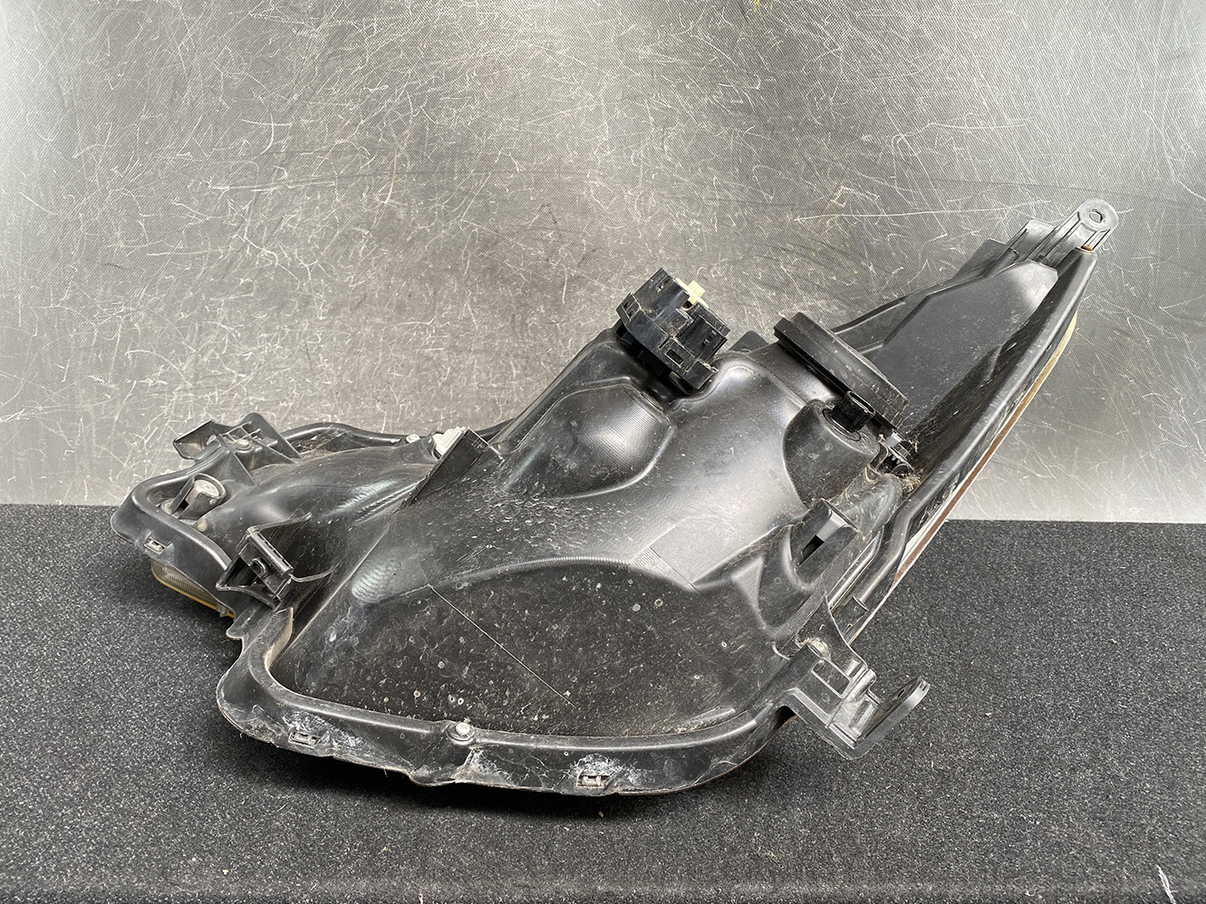 TOYOTA RACTIS NCP120 Genuine Headlight ICHIKOH 52-211 Right Side x1 - Image 5