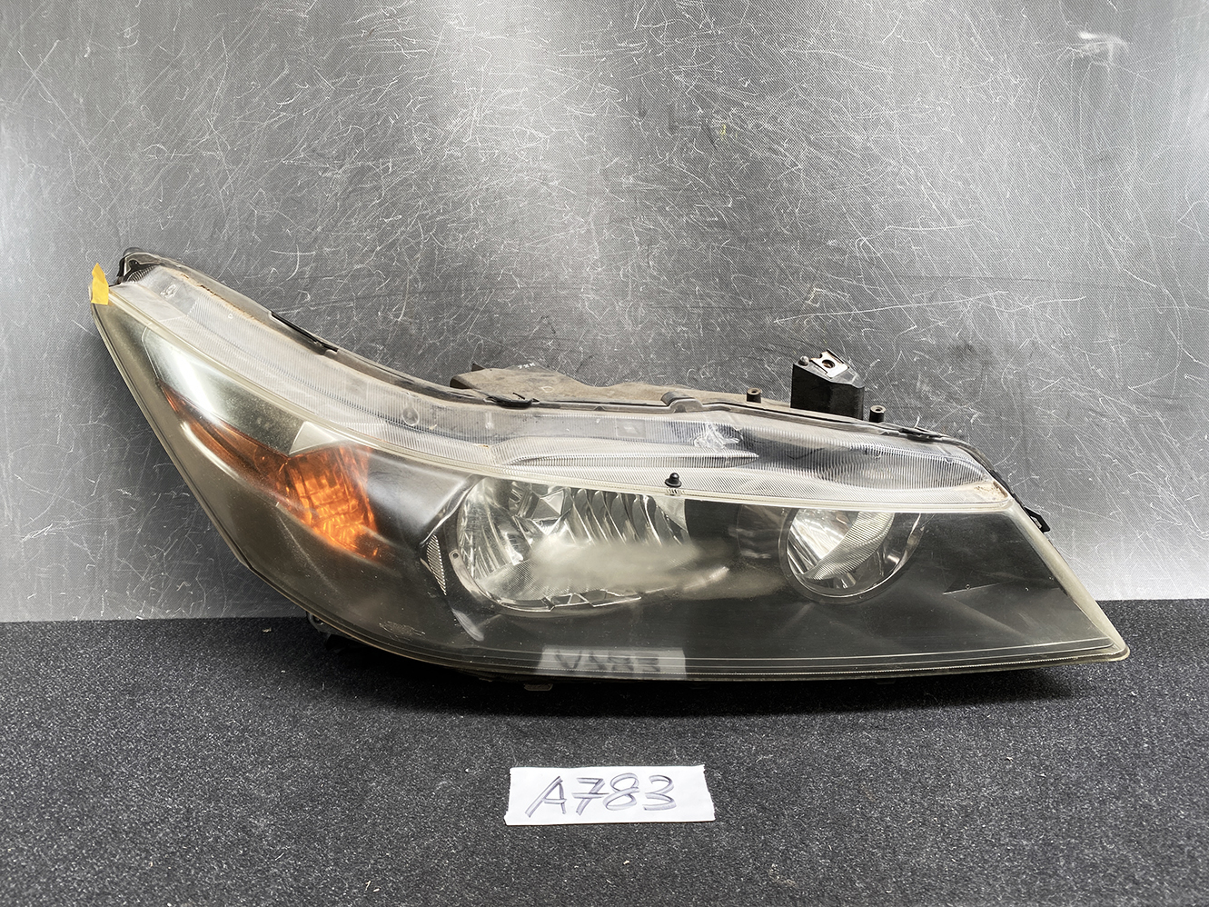 HONDA STREAM RN6 RN7 HID Headlight 100-22652 Right Side x1 *DAMAGED*