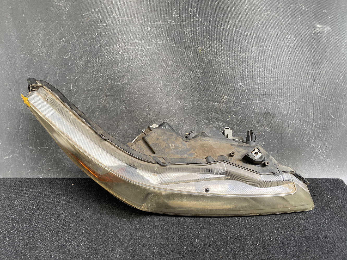 HONDA STREAM RN6 RN7 HID Headlight 100-22652 Right Side x1 *DAMAGED* - Image 4