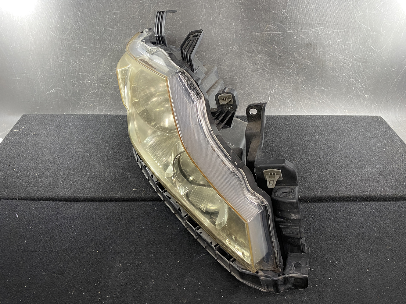 HONDA STEPWAGON RK HID Headlight KOITO 100-22013 Right Side x1 *DAMAGED* - Image 2