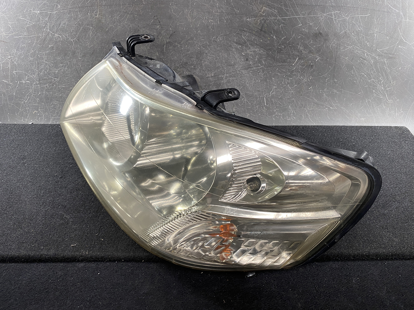 NISSAN LIBERTY M12 Genuine Headlight ICHIKOH 1686 Left Side x1 - Image 3