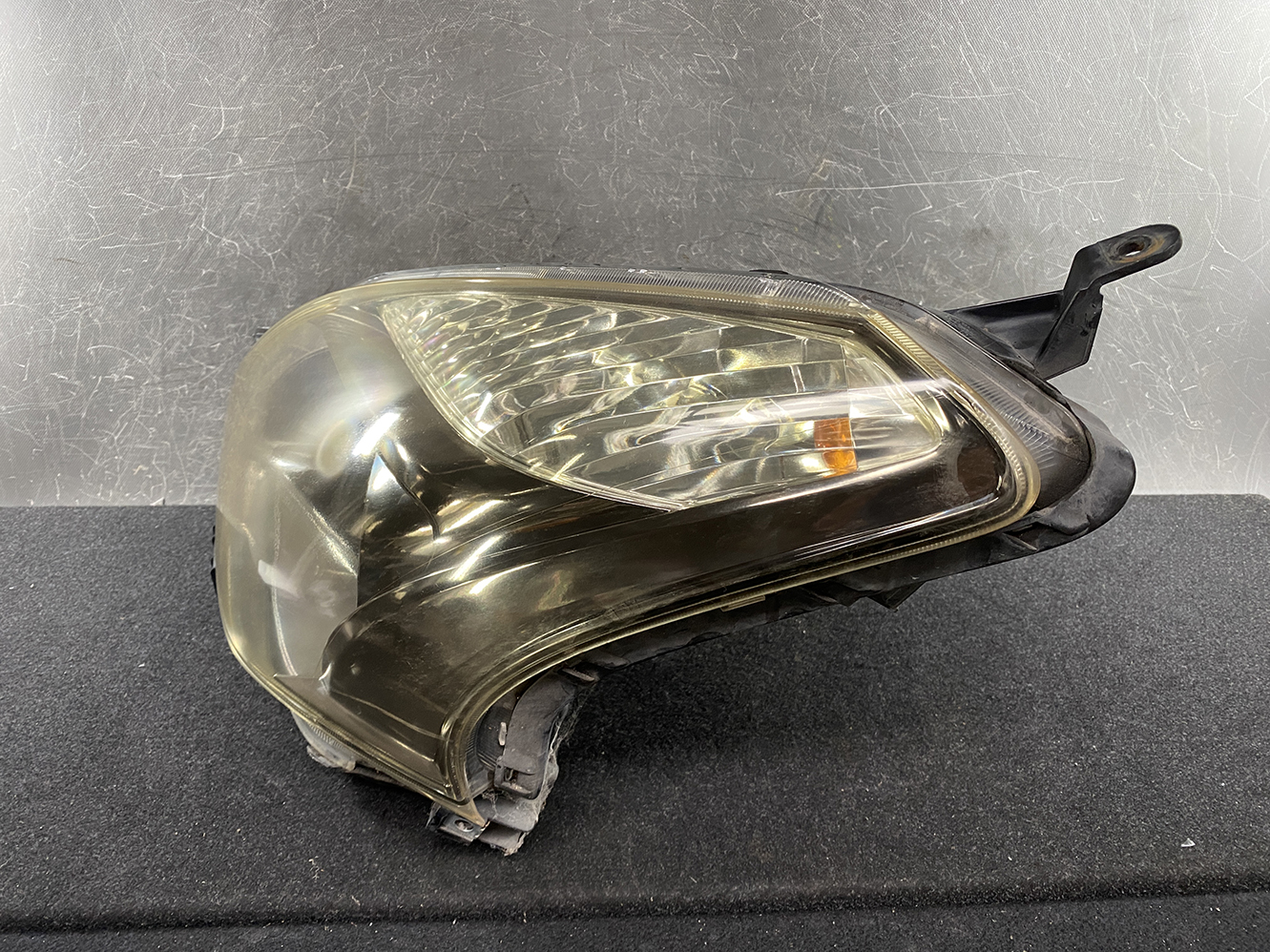 TOYOTA RACTIS NCP100 HID Headlight ICHIKOH 52-157 Left Side x1 - Image 3