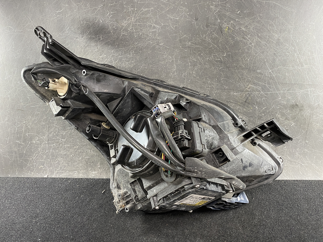 TOYOTA RACTIS NCP100 HID Headlight ICHIKOH 52-157 Left Side x1 - Image 6