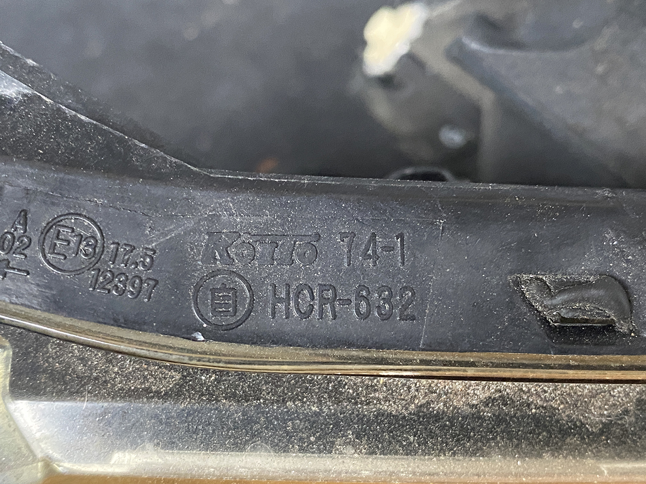 TOYOTA IQ KGJ10 Genuine Headlight KOITO 74-1 Right Side x1*DAMAGED* - Image 7