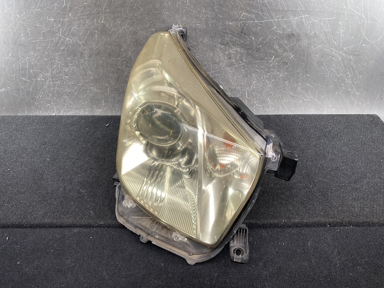 TOYOTA IQ KGJ10 Genuine Headlight KOITO 74-1 Right Side x1*DAMAGED* - Image 2
