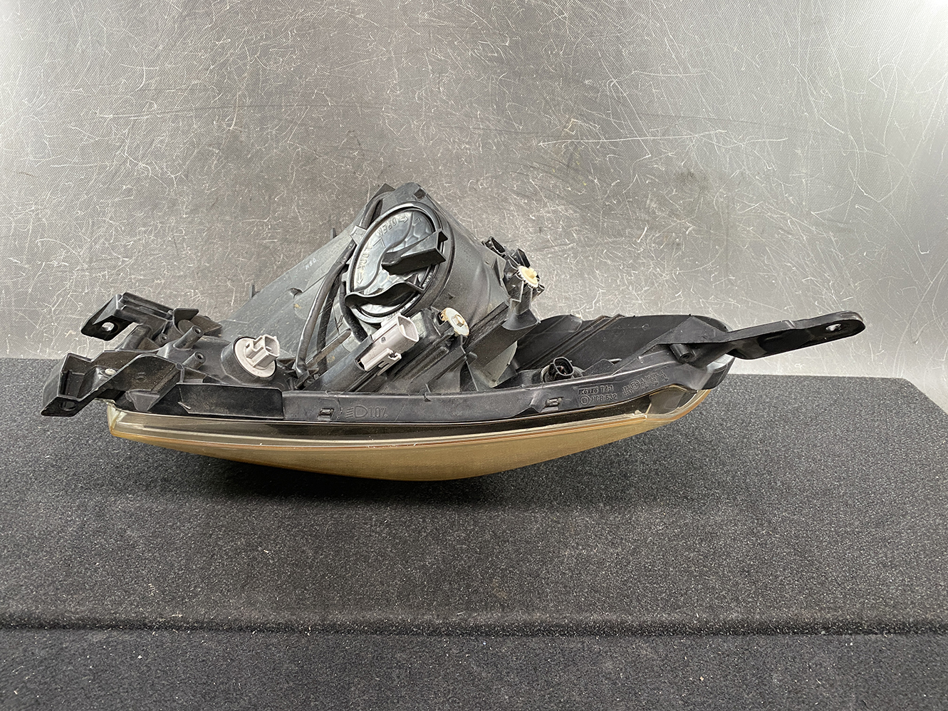 TOYOTA IQ KGJ10 Genuine Headlight KOITO 74-1 Left Side x1 - Image 4