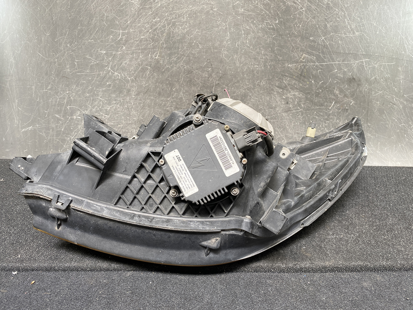 NISSAN ELGRAND E51 HID Headlight KOITO 100-24826 Right Side x1 - Image 5