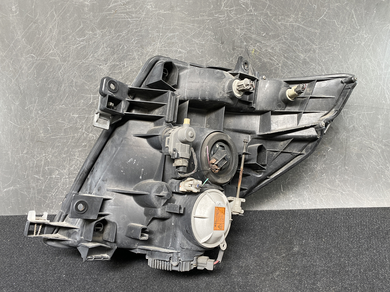 NISSAN ELGRAND E51 HID Headlight KOITO 100-24826 Right Side x1 - Image 6