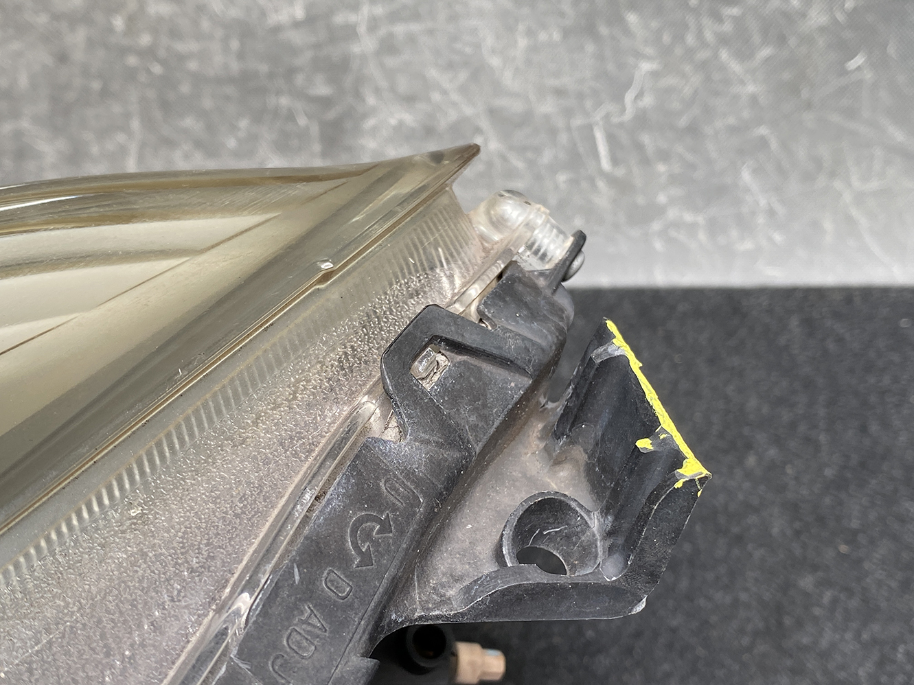 xxxx HONDA FIT JAZZ HYBRID GE GP HID Headlight P6869 Right Side x1 *DAMAGED* - Image 8