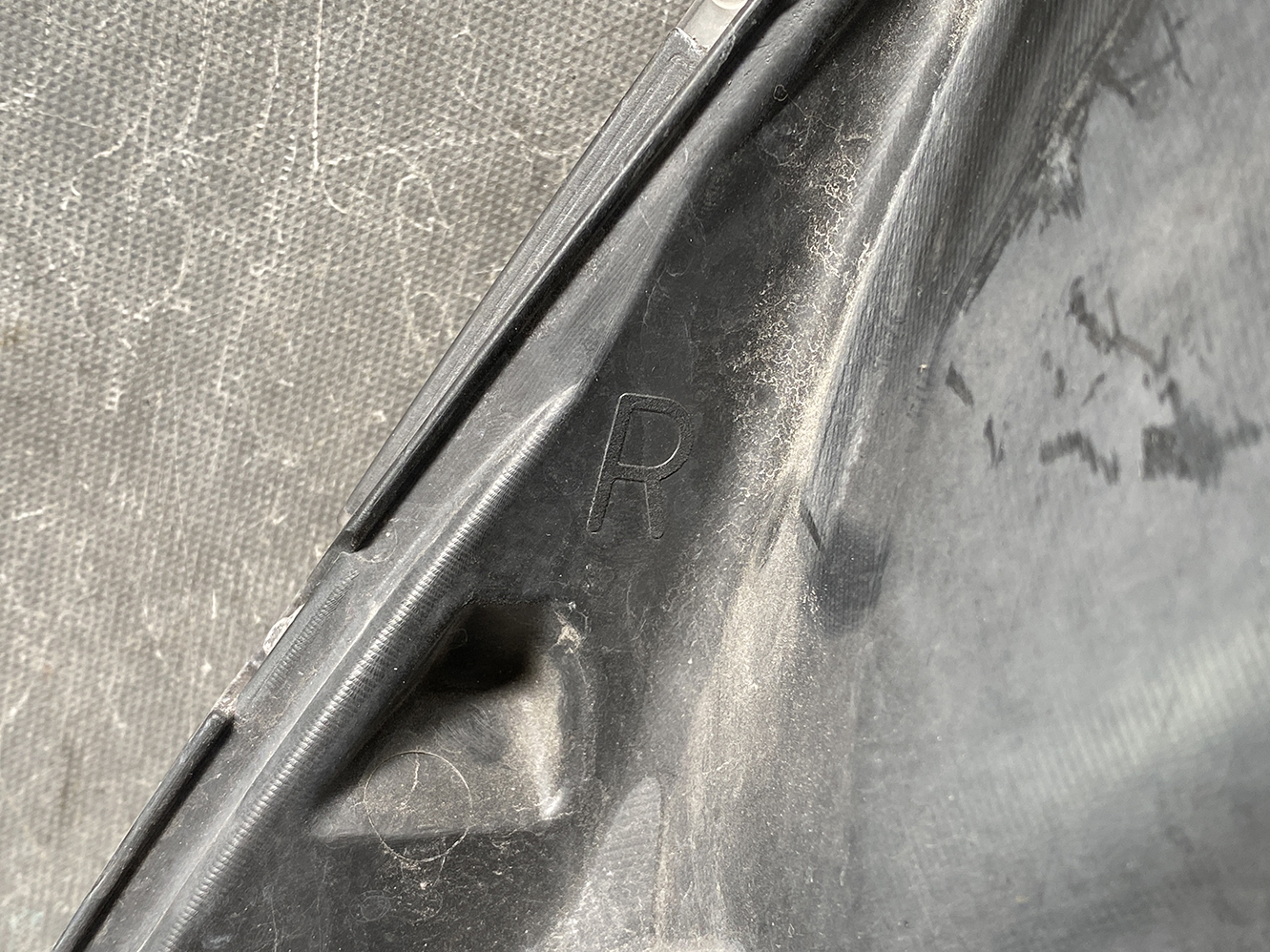 xxxx HONDA FIT JAZZ HYBRID GE GP HID Headlight P6869 Right Side x1 *DAMAGED* - Image 9