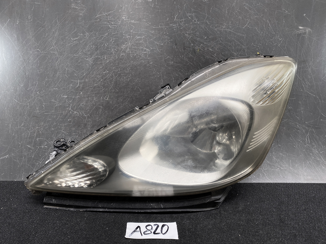 HONDA FIT JAZZ HYBRID GE GP HID Headlight P6869 Left Side x1 *DAMAGED*