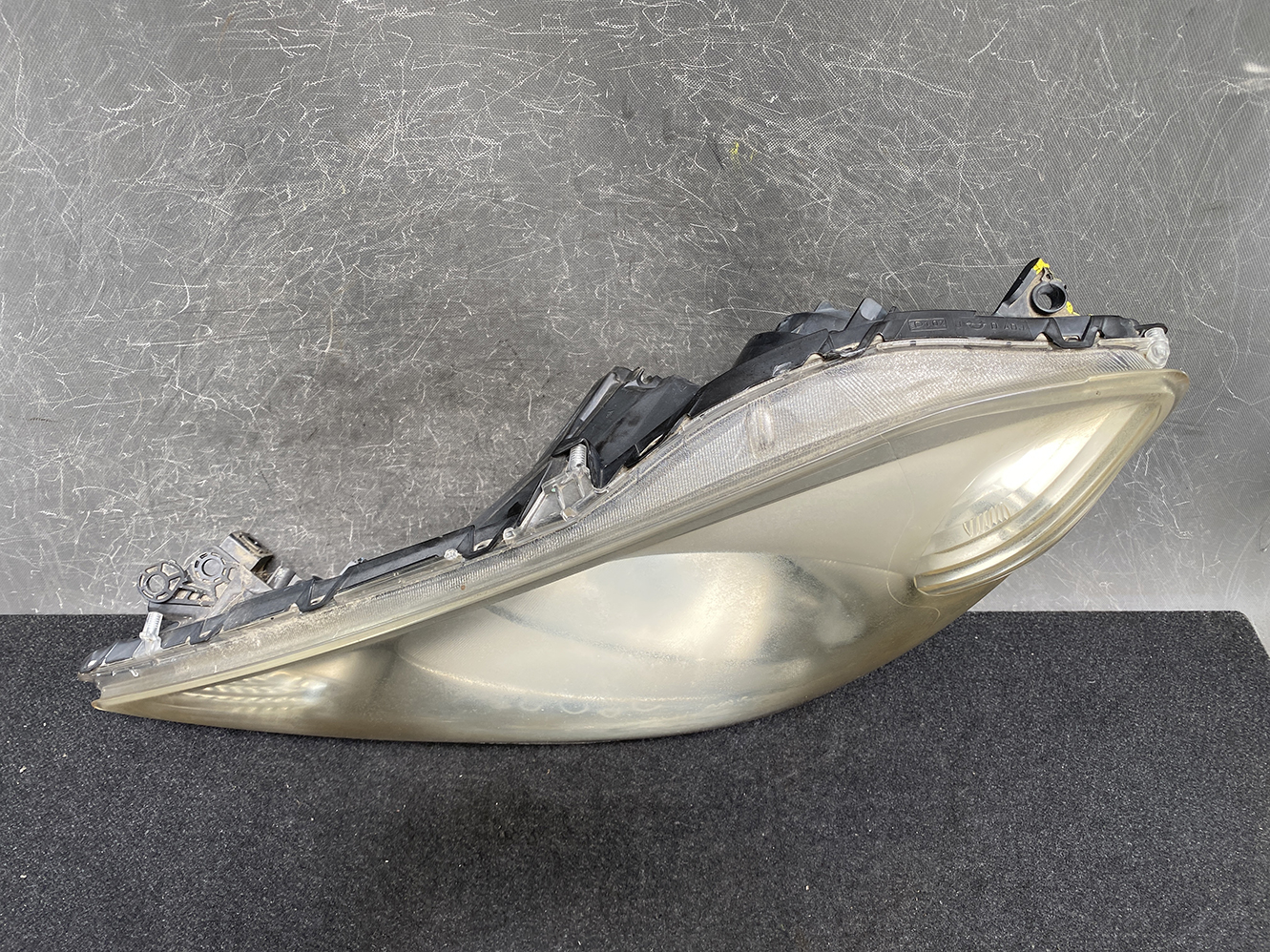 HONDA FIT JAZZ HYBRID GE GP HID Headlight P6869 Left Side x1 *DAMAGED* - Image 4