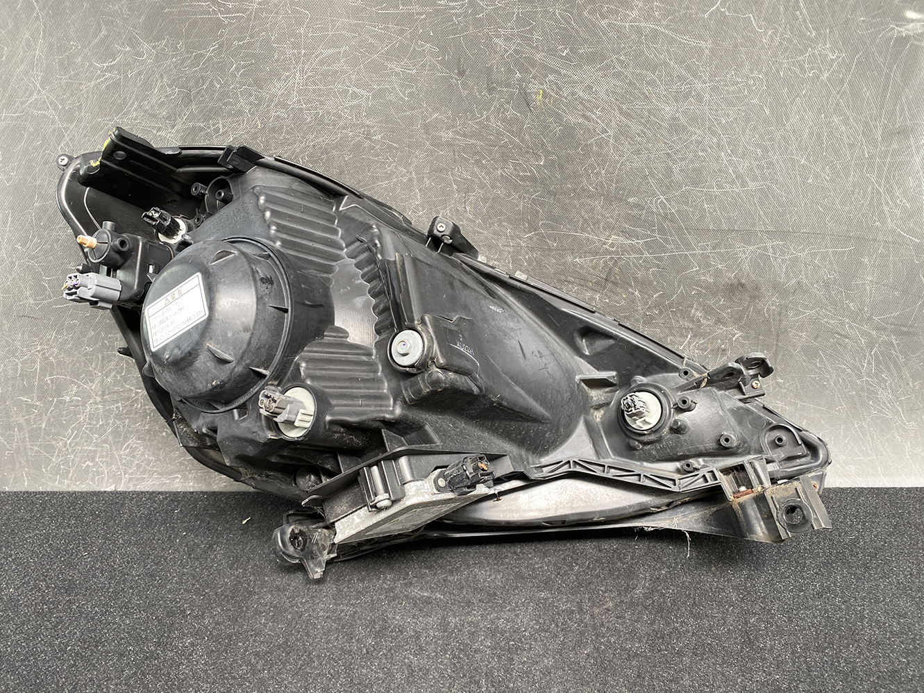 HONDA FIT JAZZ HYBRID GE GP HID Headlight P6869 Left Side x1 *DAMAGED* - Image 7