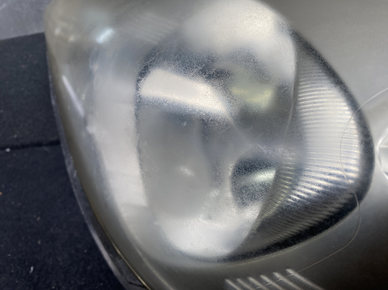 HONDA FIT JAZZ HYBRID GE GP HID Headlight P6869 Left Side x1 *DAMAGED* - Image 5