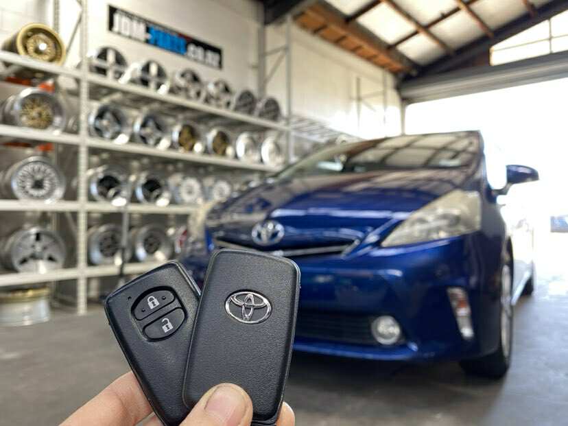 TOYOTA PRIUS ALPHA Replacement Key